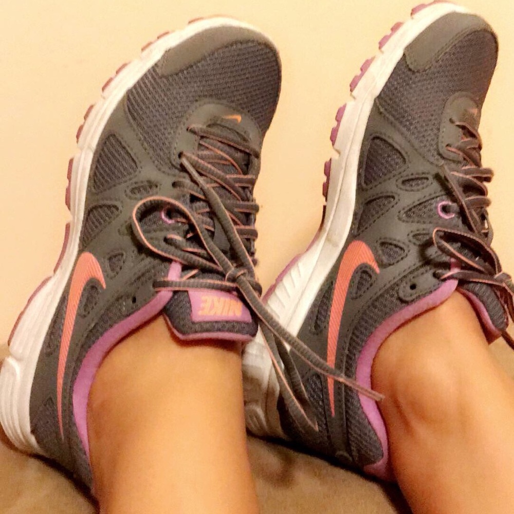Nike Revolution